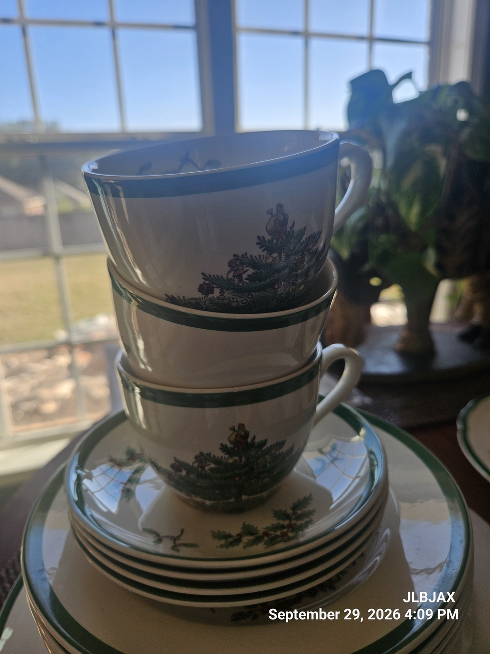 Spode White and Green Holiday Tree 3-Teacups and 4-Saucers Set